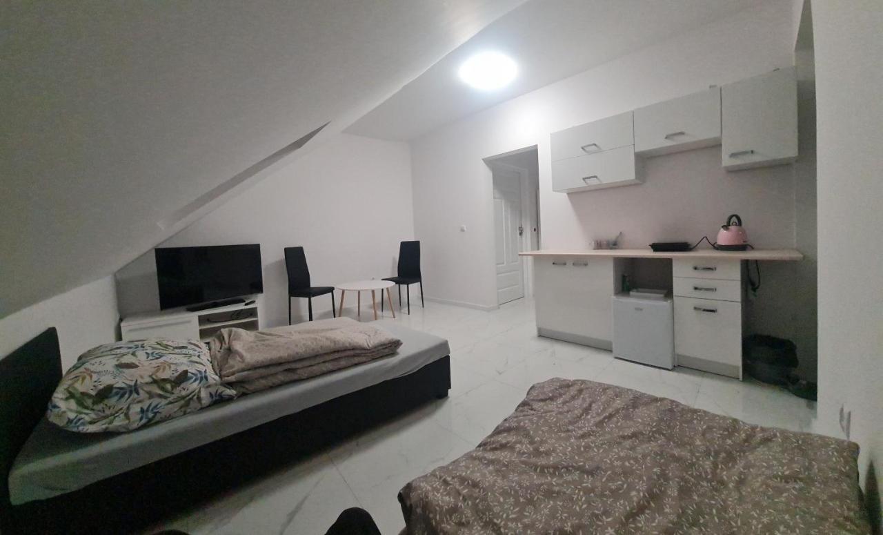 Апартаменти Rmf Naworol 10,,,, Wjazd Od Nr 6 Щецин Екстер'єр фото